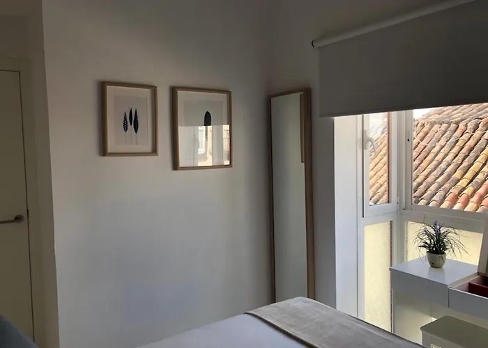 Holidays2Malaga Alta Street 1 Bedroom High Speed Wifi